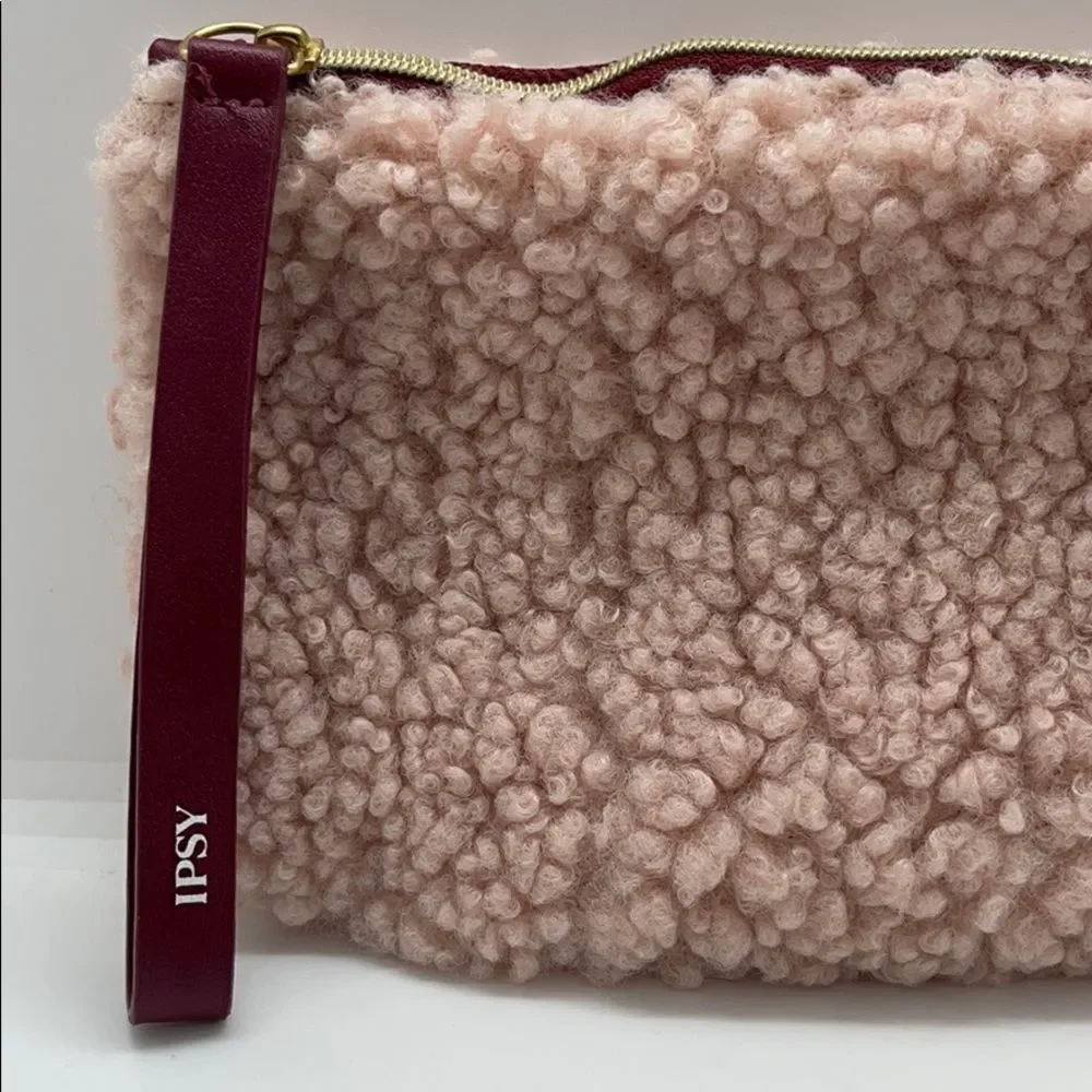 NWT IPSY December 2020 Luxe Bag